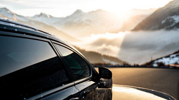 Top reasons to choose a private taxi for Geneva to Val Thorens